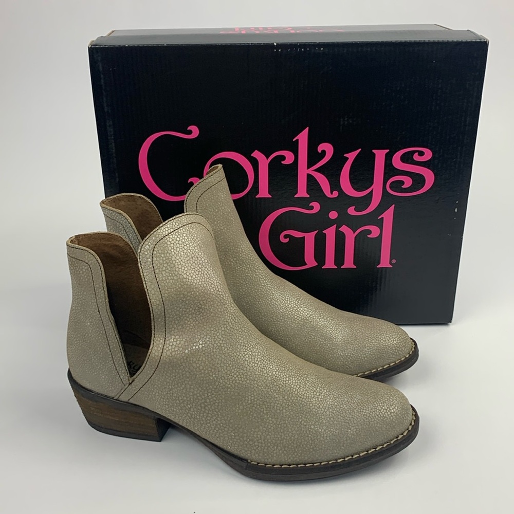 Corkys Girl Leather Ankle boots Booties SZ  9 Slip on Low heel Tan taupe New NWT